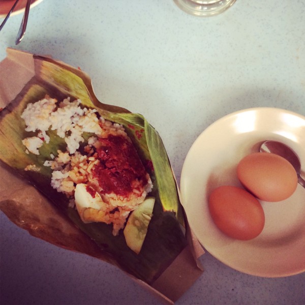 nasi lemak telur separuh